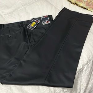 NWT men’s 44 x 34 Roundtree & Yorke TravelSmart black flat front pants